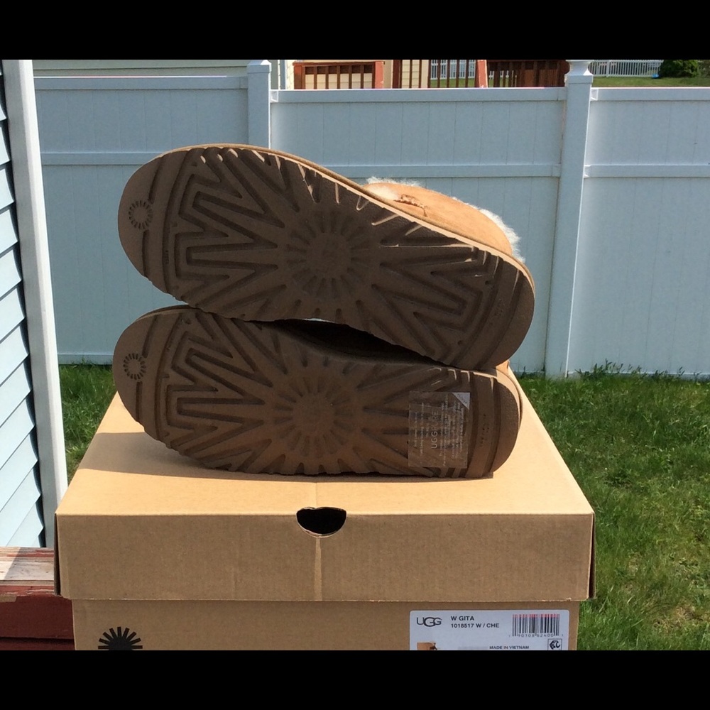 UGG GITA BOOTS - Picture 6 of 8